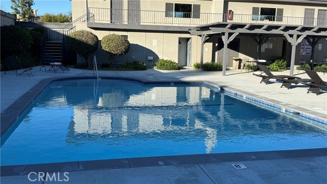 22049 Oxnard, Woodland Hills (los Angeles), CA 91367