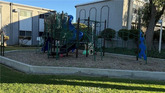 22049 Oxnard, Woodland Hills (los Angeles), CA 91367