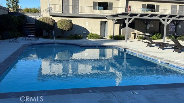 22049 Oxnard, Woodland Hills (los Angeles), CA 91367