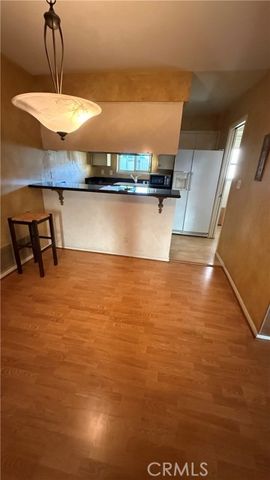 22049 Oxnard, Woodland Hills (los Angeles), CA 91367