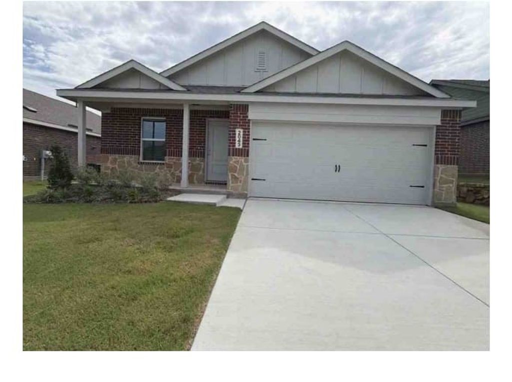 2043 Stable Lane, Aubrey, TX 76227