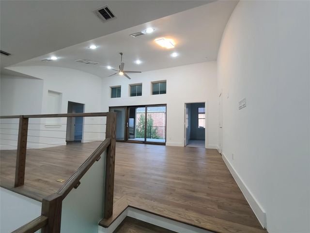 2812 Almanzor Avenue, Irving, TX 75062