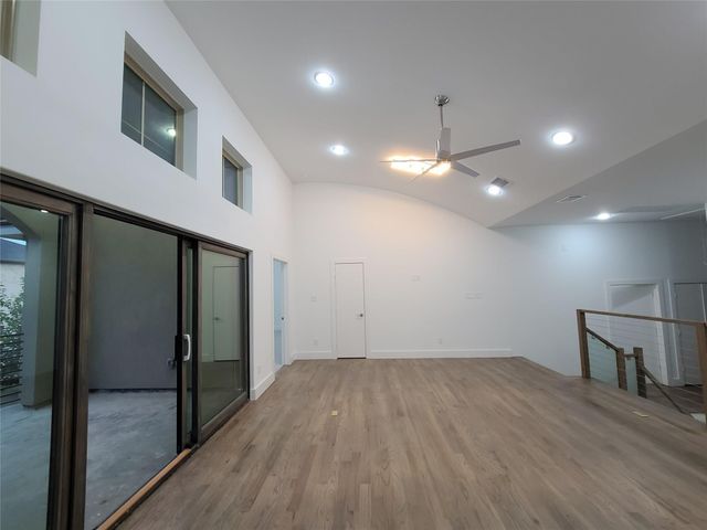 2812 Almanzor Avenue, Irving, TX 75062