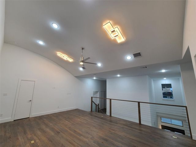 2812 Almanzor Avenue, Irving, TX 75062