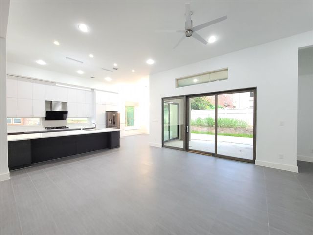 2812 Almanzor Avenue, Irving, TX 75062