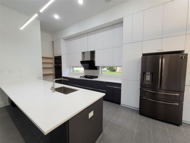 2812 Almanzor Avenue, Irving, TX 75062