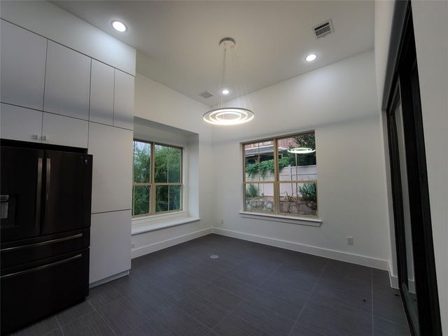 2812 Almanzor Avenue, Irving, TX 75062