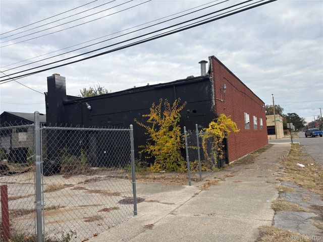 18603 W Wyoming Avenue S 7 Mile, Detroit, MI 48221