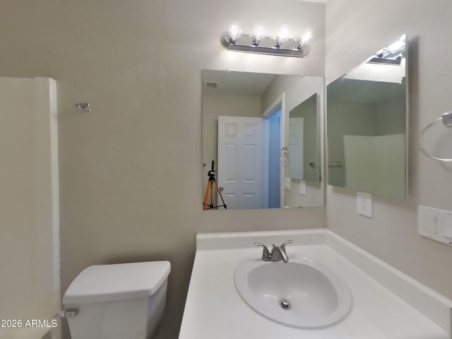 3326 W SAINT ANNE Avenue, Phoenix, AZ 85041