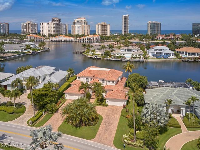 4419 Crayton RD, Naples, FL 34103