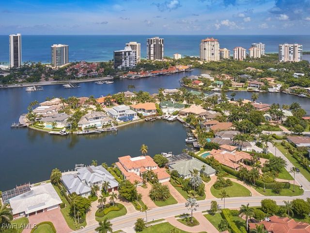 4419 Crayton RD, Naples, FL 34103