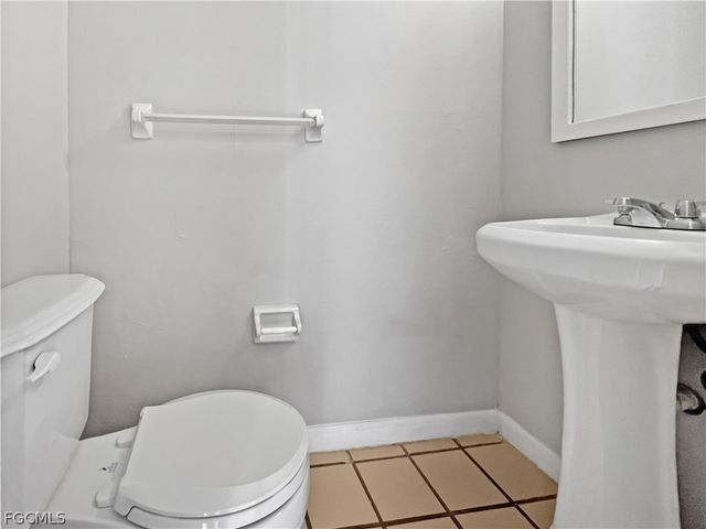 1123 SW 48th TER 104, Cape Coral, FL 33914