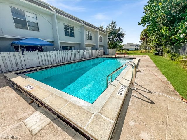 1123 SW 48th TER 104, Cape Coral, FL 33914