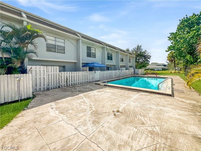 1123 SW 48th TER 104, Cape Coral, FL 33914