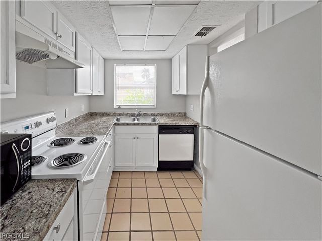 1123 SW 48th TER 104, Cape Coral, FL 33914