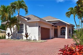 801 99th AVE N, Naples, FL 34108