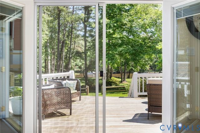 448 Lake Caroline Dr, Ruther Glen, VA 22546