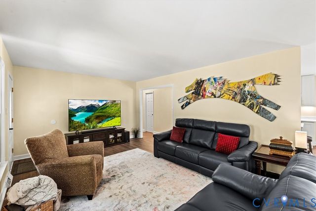 448 Lake Caroline Dr, Ruther Glen, VA 22546