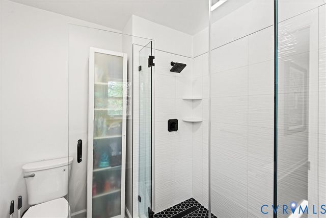 448 Lake Caroline Dr, Ruther Glen, VA 22546