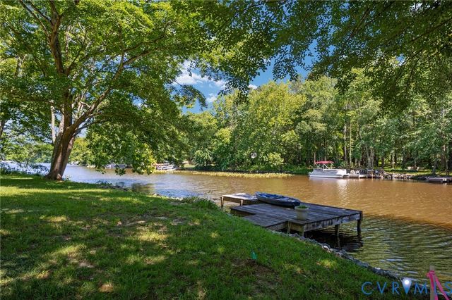 448 Lake Caroline Dr, Ruther Glen, VA 22546