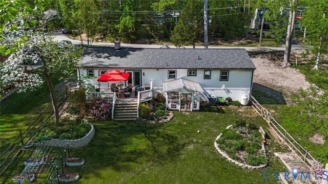 448 Lake Caroline Dr, Ruther Glen, VA 22546