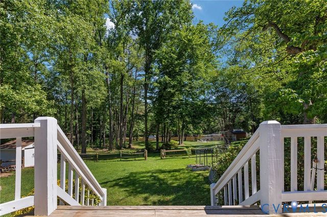 448 Lake Caroline Dr, Ruther Glen, VA 22546