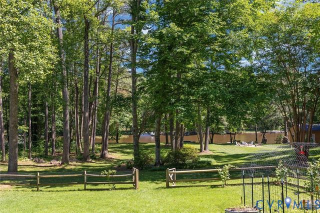 448 Lake Caroline Dr, Ruther Glen, VA 22546