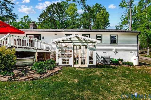 448 Lake Caroline Dr, Ruther Glen, VA 22546