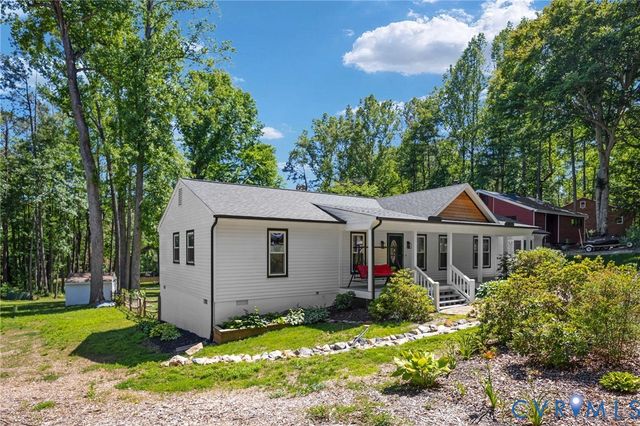 448 Lake Caroline Dr, Ruther Glen, VA 22546