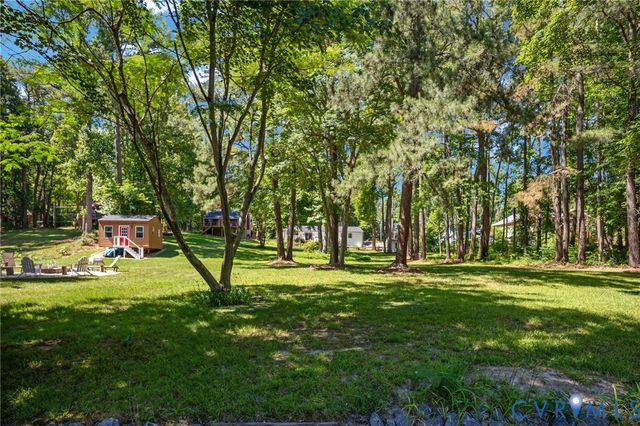 448 Lake Caroline Dr, Ruther Glen, VA 22546