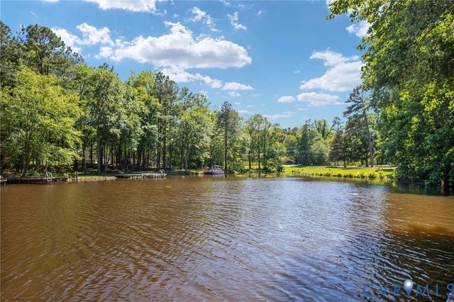 448 Lake Caroline Dr, Ruther Glen, VA 22546
