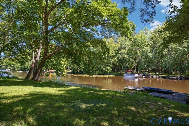 448 Lake Caroline Dr, Ruther Glen, VA 22546
