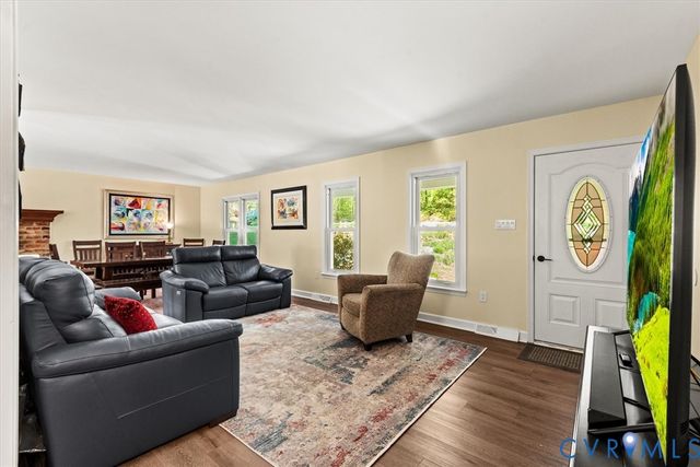 448 Lake Caroline Dr, Ruther Glen, VA 22546