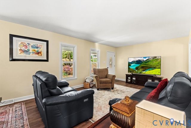 448 Lake Caroline Dr, Ruther Glen, VA 22546