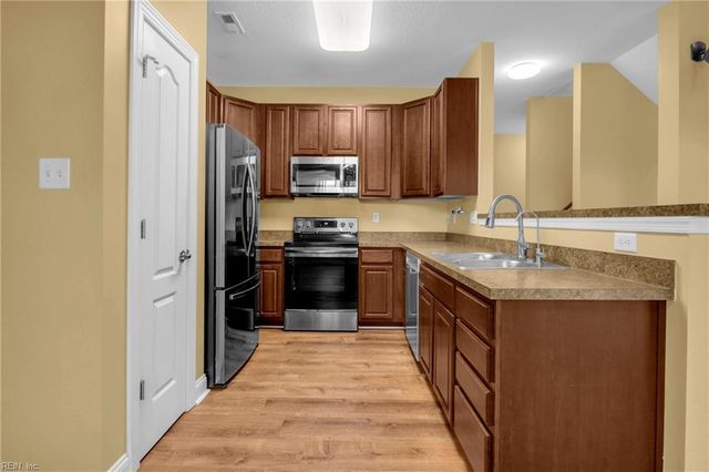 4501 Leamore Square RD, Virginia Beach, VA 23462