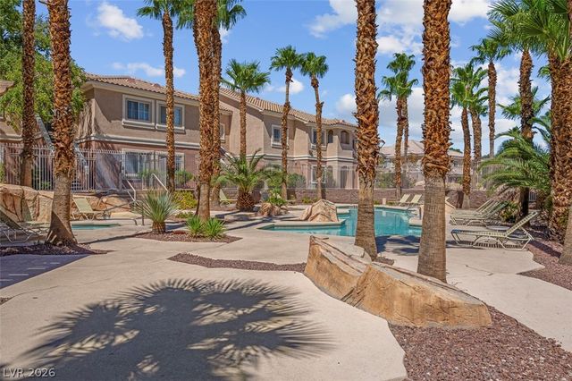 353 Amber Pine Street 203, Las Vegas, NV 89144