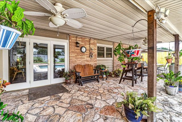 946 Carmel Pkwy, Corpus Christi, TX 78411