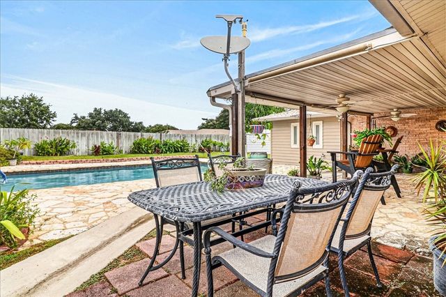 946 Carmel Pkwy, Corpus Christi, TX 78411