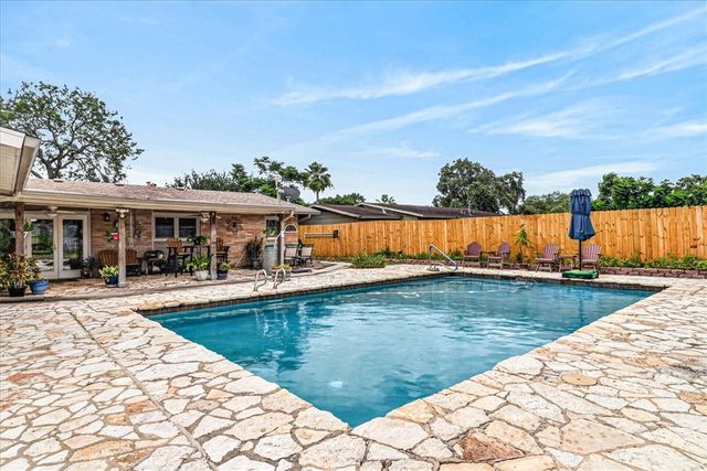 946 Carmel Pkwy, Corpus Christi, TX 78411