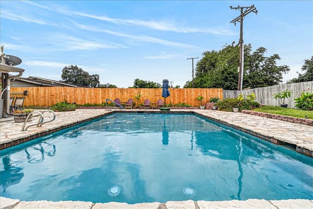 946 Carmel Pkwy, Corpus Christi, TX 78411