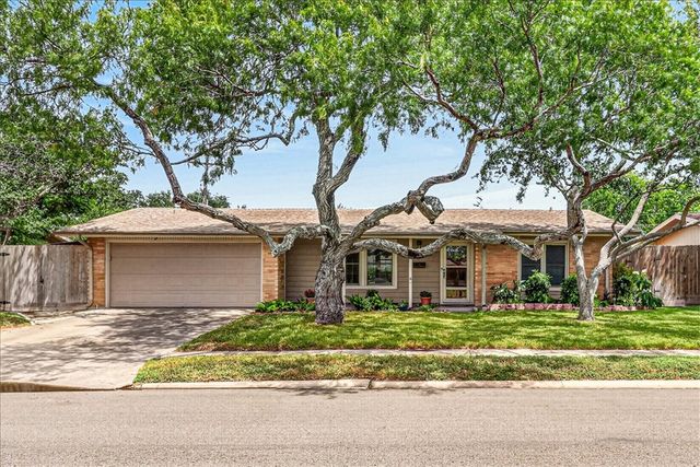 946 Carmel Pkwy, Corpus Christi, TX 78411