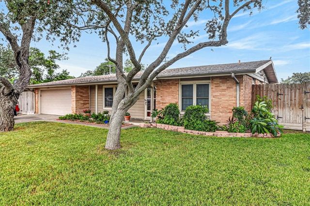 946 Carmel Pkwy, Corpus Christi, TX 78411