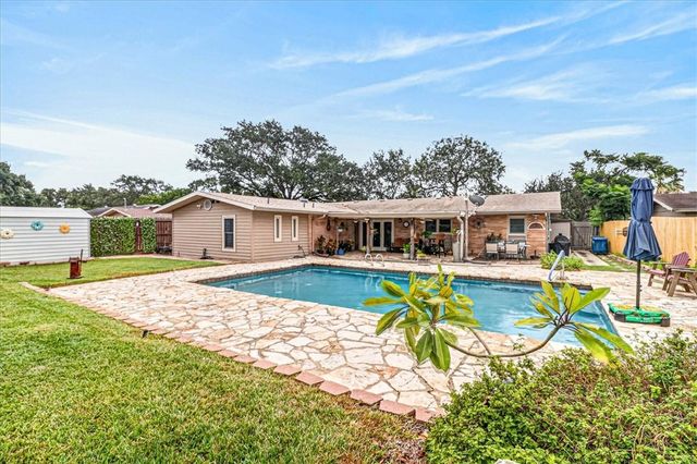 946 Carmel Pkwy, Corpus Christi, TX 78411