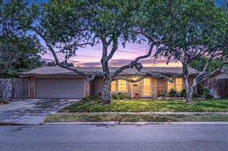 946 Carmel Pkwy, Corpus Christi, TX 78411