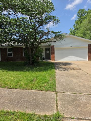 1922 S Muskogee Street, Sapulpa, OK 74066