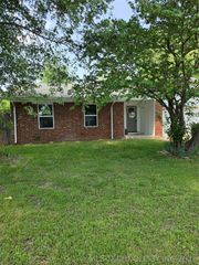 1922 S Muskogee Street, Sapulpa, OK 74066