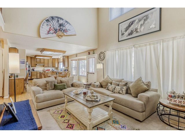 5254 S Espana St, Centennial, CO 80015