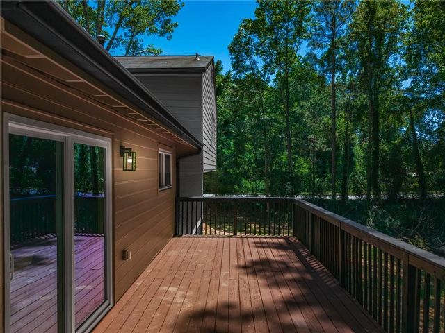 712 Overland Trail, Woodstock, GA 30189