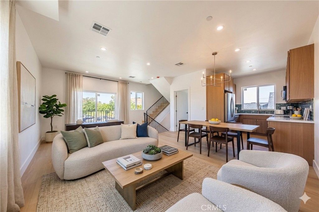 2426 S West View, Los Angeles, CA 90016 — photo 2