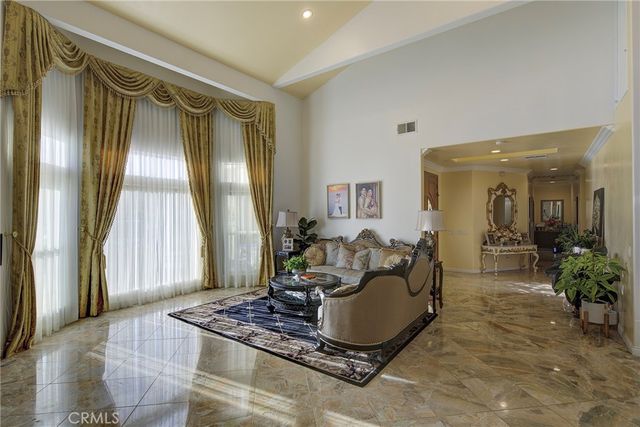 525 Stewart Canyon Road, Fallbrook, CA 92028